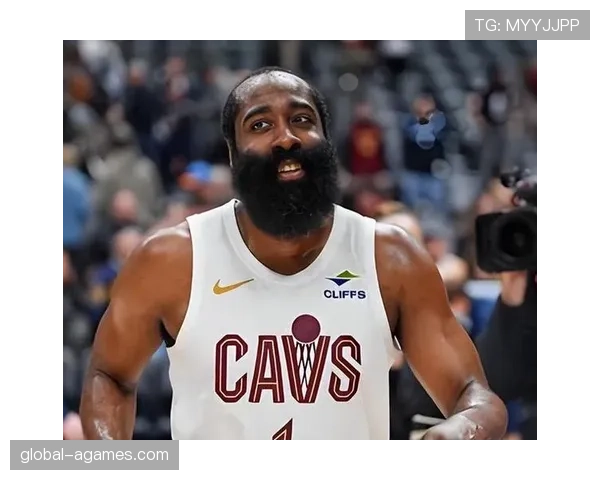 詹姆斯·哈登三分突破解放球队进攻空间效率提升明显